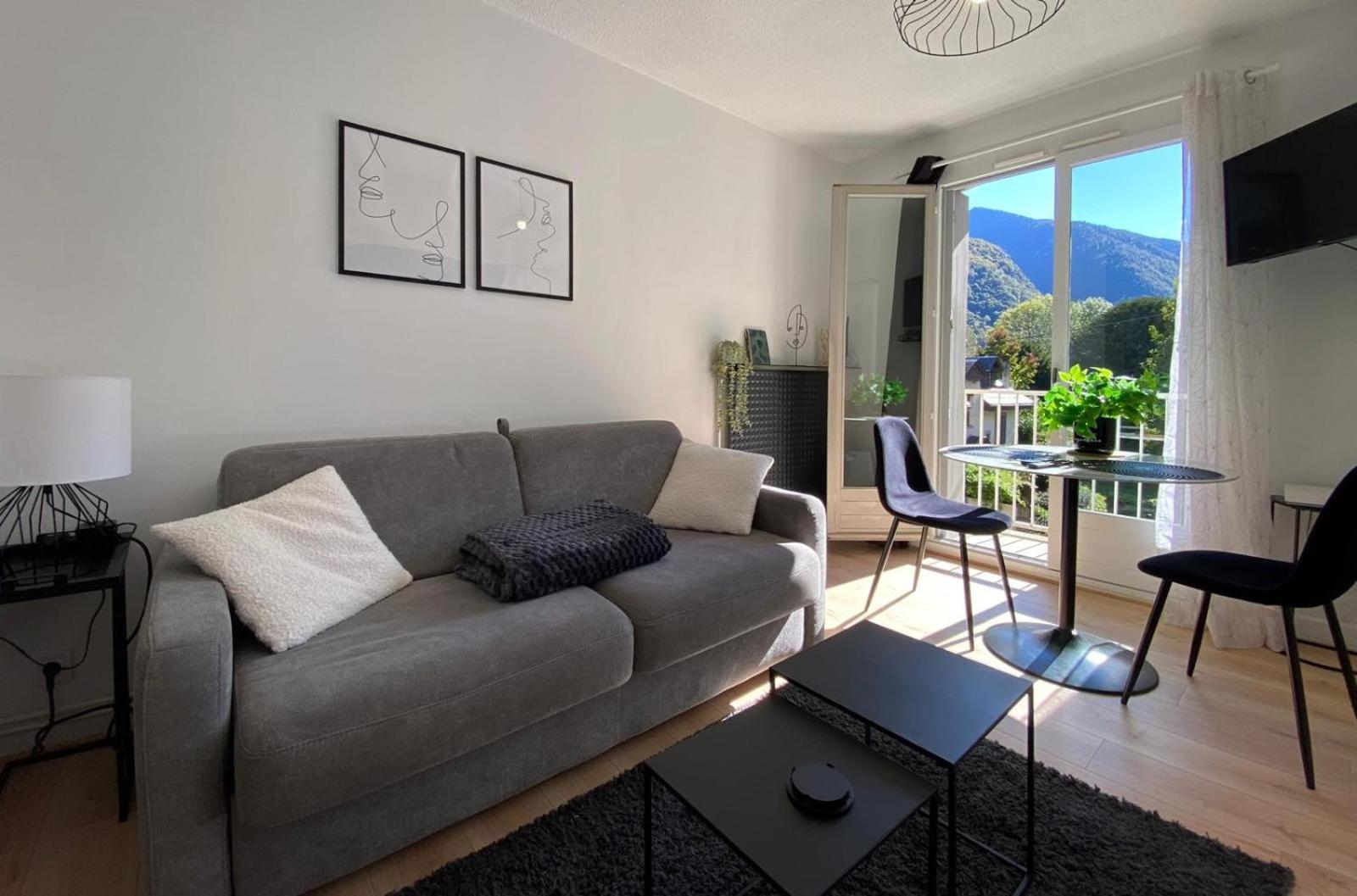 & Cosy Apartment